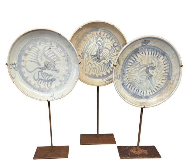 16thc Chinese Set of Three Painted Plates on Stands